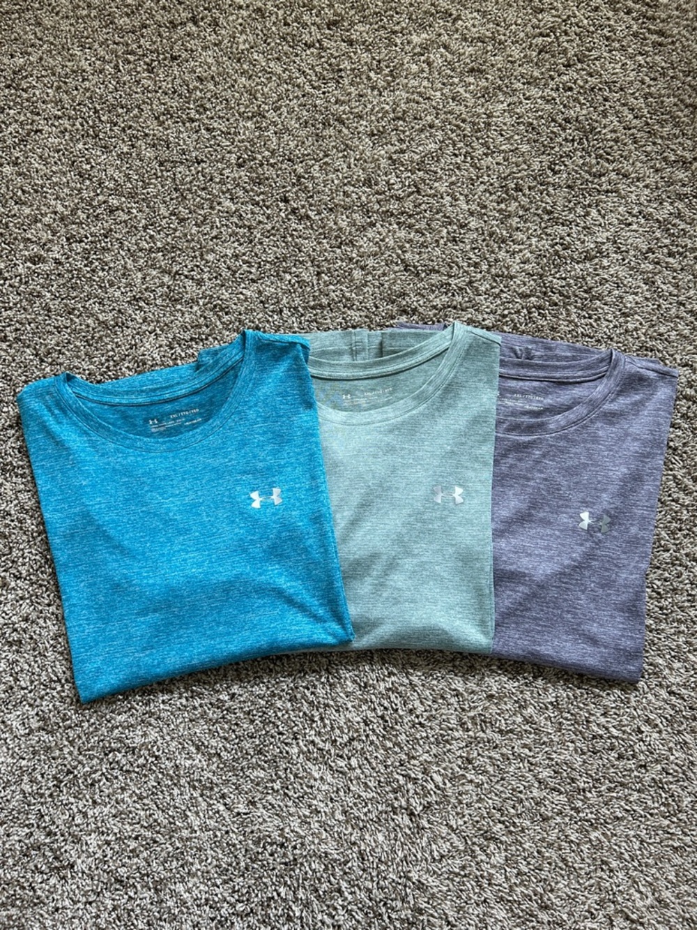 EUC Set of 3 Jewel Tone UA HeatGear Loose Fit Short Sleeve Tees-Blue/Mint/Purple - Picture 2 of 12